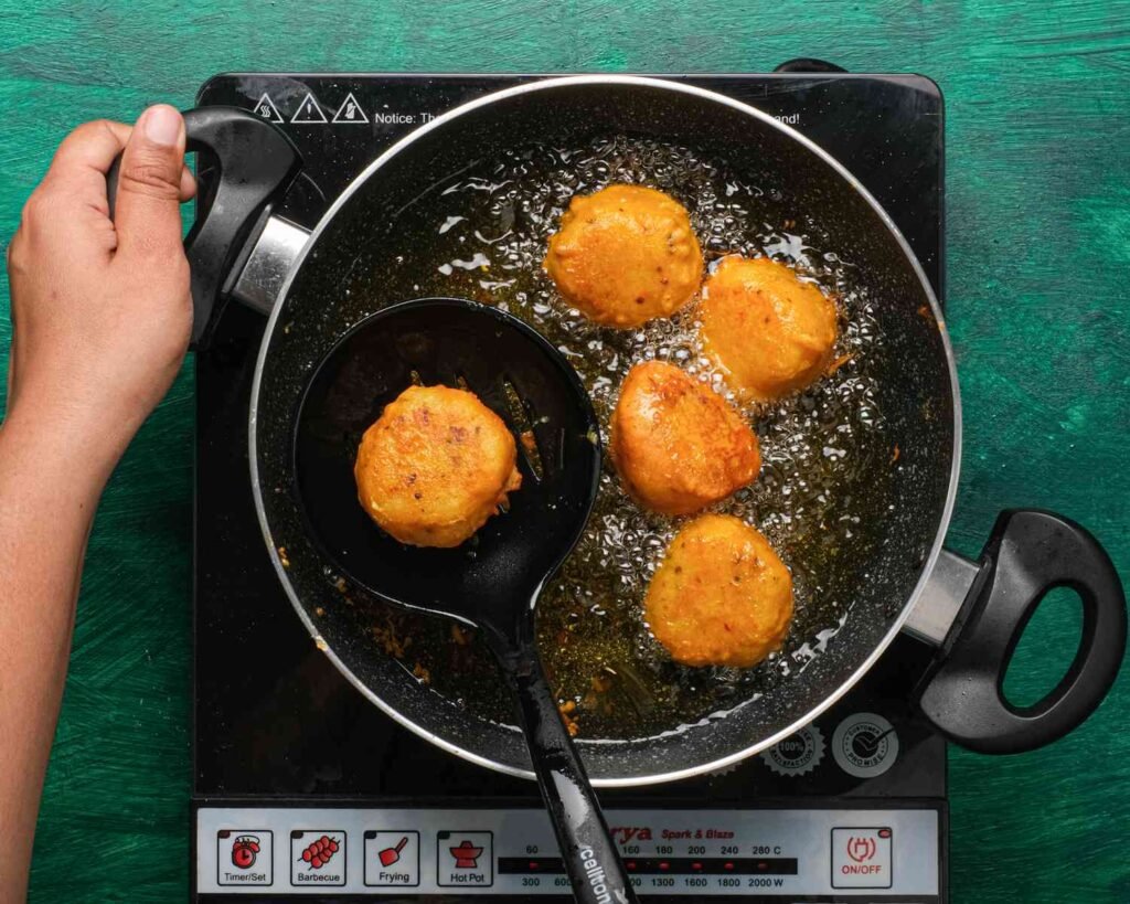 Batata Vada – Mumbai ka Famous Street Snack