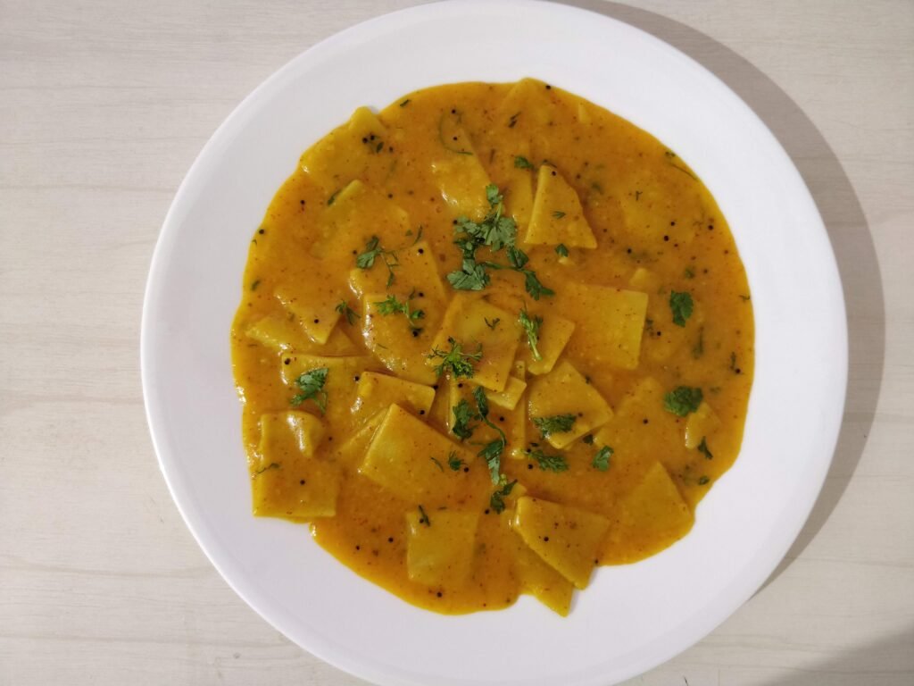 Dal Dhokli – A Comforting Gujarati One-Pot Meal