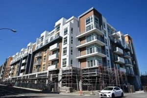 8cd758-20250423-us-housing-rates-600